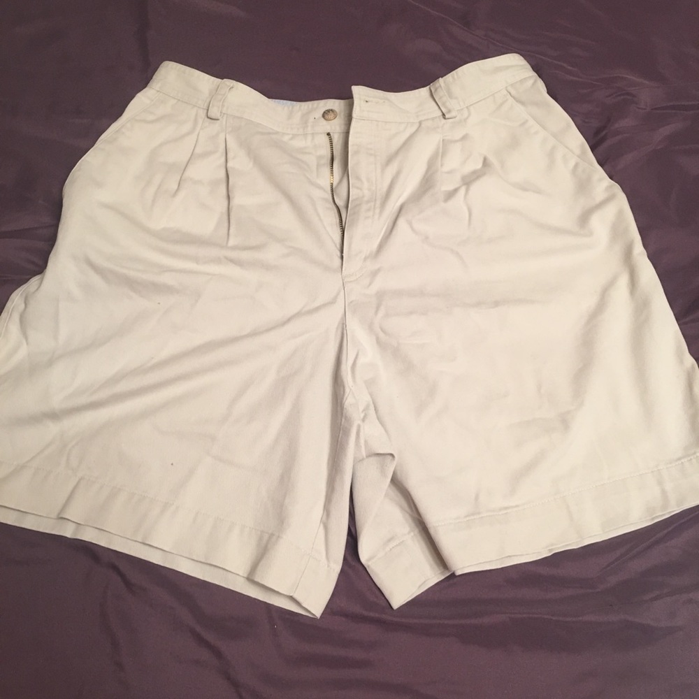Liz Sport Khaki Shorts